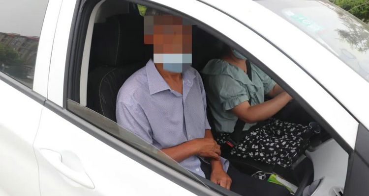 电子眼抓拍副驾驶不系安全带(被电子眼拍到副驾驶不系安全)