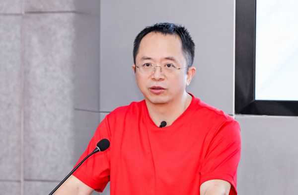 免费送100辆车被喷有门槛!周鸿祎:即日起取消门槛 一步就能参与抽奖