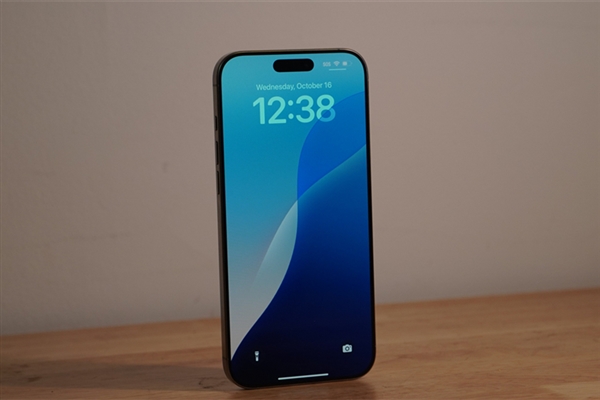 iOS 19将采用visionOS的半透明设计风格:苹果高管称用户一定会喜欢