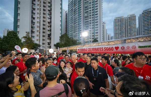 比亚迪外放电技术点亮新加坡庆典 李显龙总理公开致谢